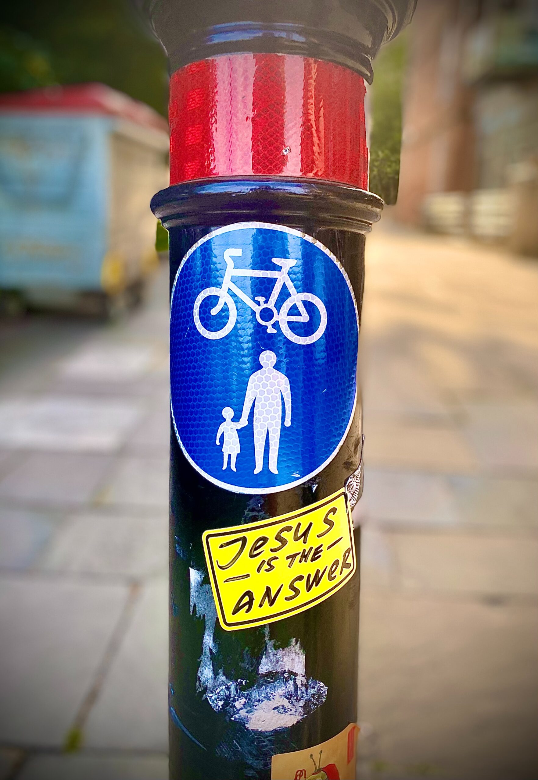 Photo by <a href="https://unsplash.com/@calebg1?utm_content=creditCopyText&utm_medium=referral&utm_source=unsplash">Caleb Gios</a> on <a href="https://unsplash.com/photos/a-blue-and-red-pole-with-a-sticker-on-it-GIzgOI7fHnk?utm_content=creditCopyText&utm_medium=referral&utm_source=unsplash">Unsplash</a>
  